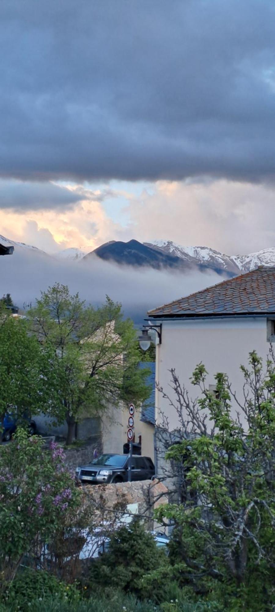 Bed and Breakfast Le Grenier Des Moineaux Font-Romeu-Odeillo-Via Exterior foto