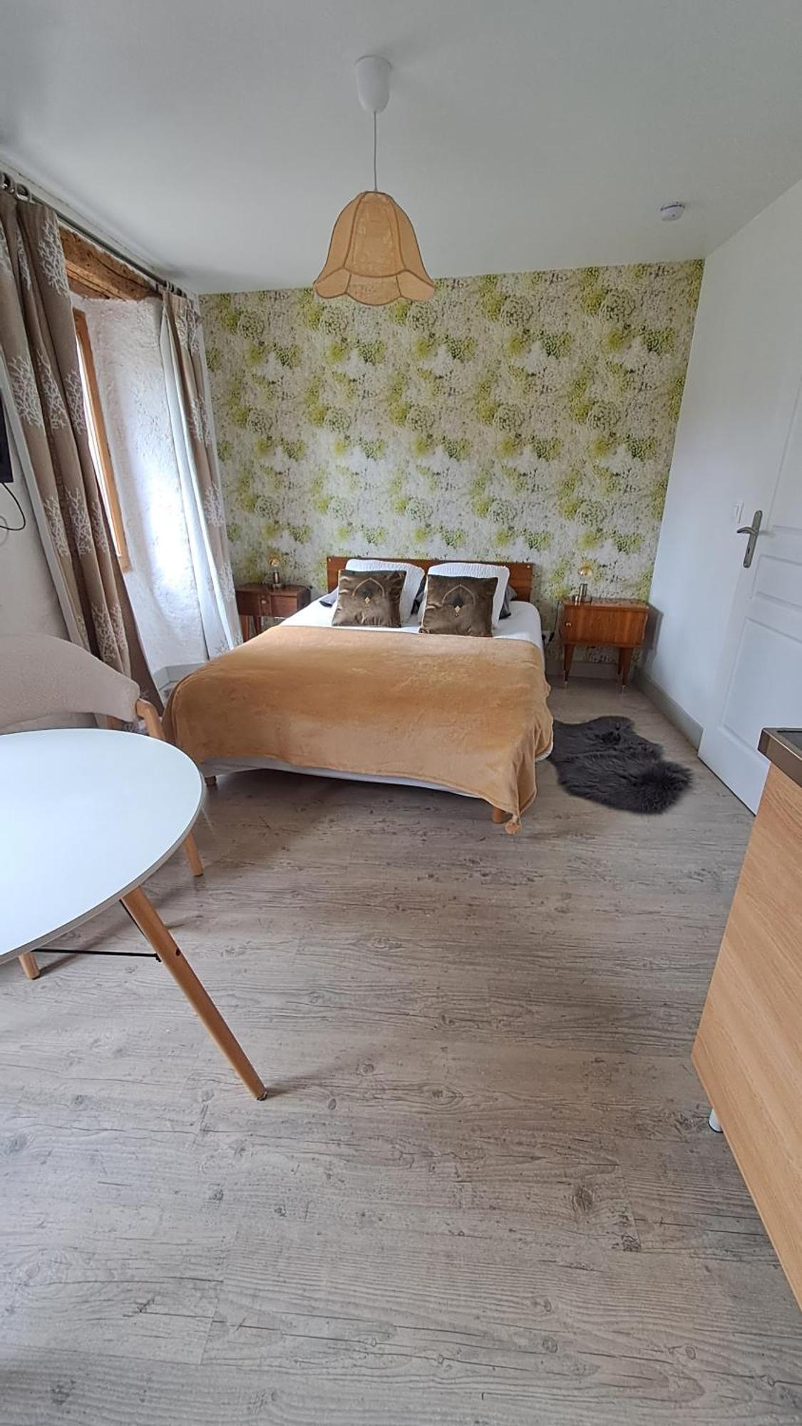Bed and Breakfast Le Grenier Des Moineaux Font-Romeu-Odeillo-Via Exterior foto