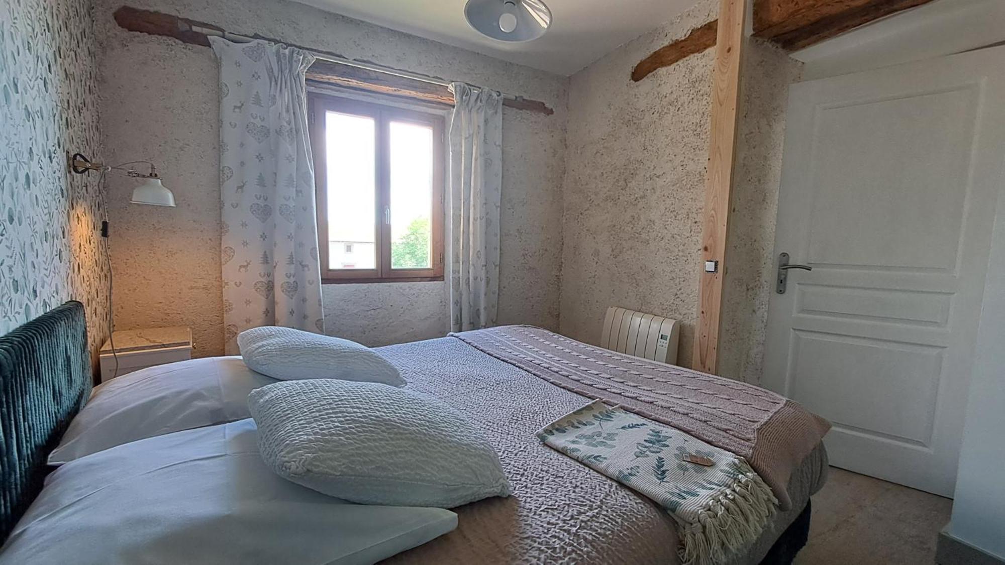 Bed and Breakfast Le Grenier Des Moineaux Font-Romeu-Odeillo-Via Zimmer foto