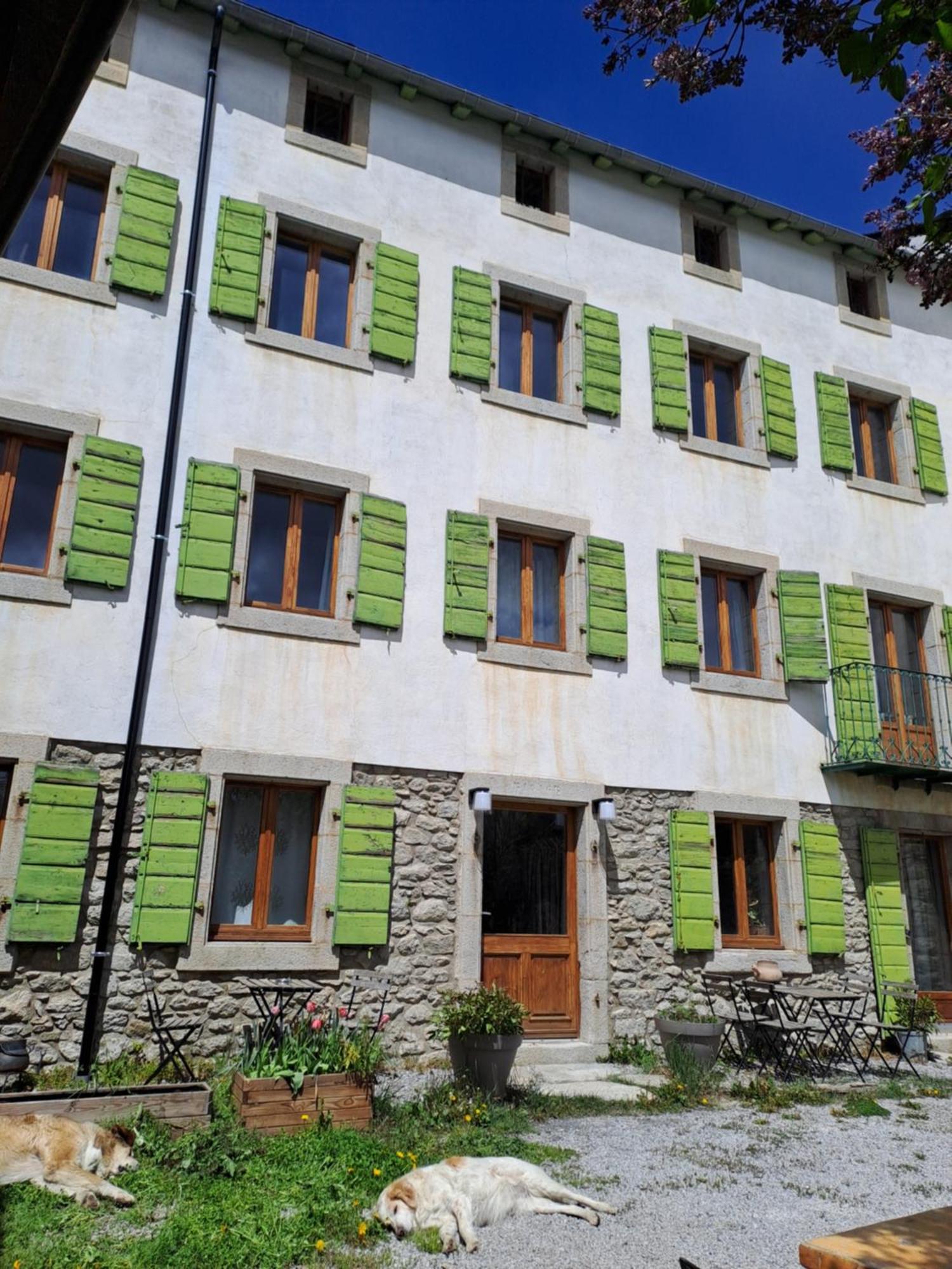 Bed and Breakfast Le Grenier Des Moineaux Font-Romeu-Odeillo-Via Exterior foto